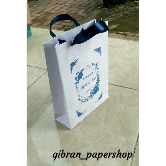 

CUSTOM WHITE KRAF 125GSM