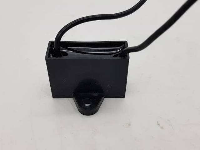 Kapasitor Kotak Kipas Angin 1,5uF - 450V Kabel Hitam