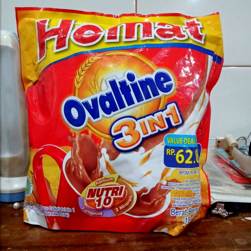 

Ovaltine 3in1 ,minuman serbuk susu cokelat, isi 18 stik, berat bersih 594g