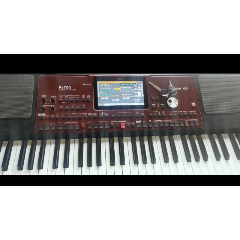 orgen keyboard KORG pa700