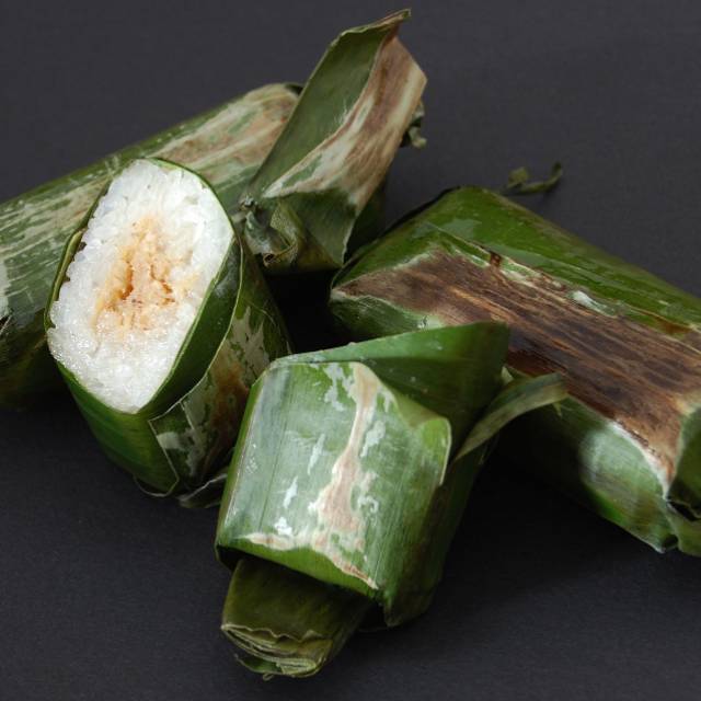 

Lemper ayam suir