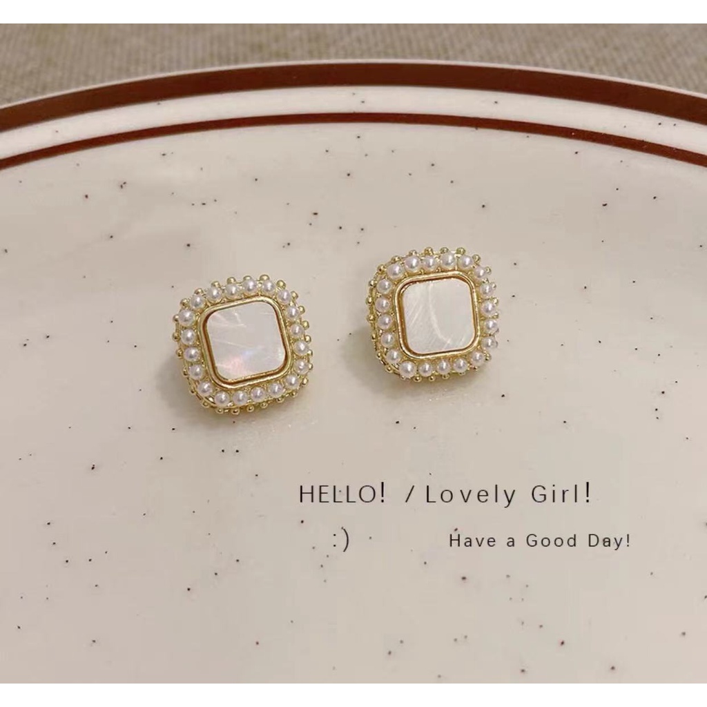 Anting model korea kotak putih gold A006