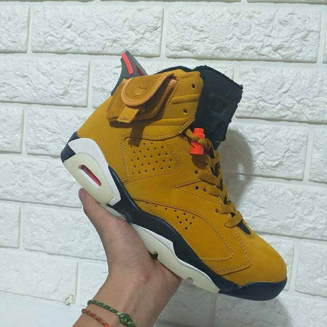Travis Scott x Nike Air Jordan 6 "Yellow"
Premium