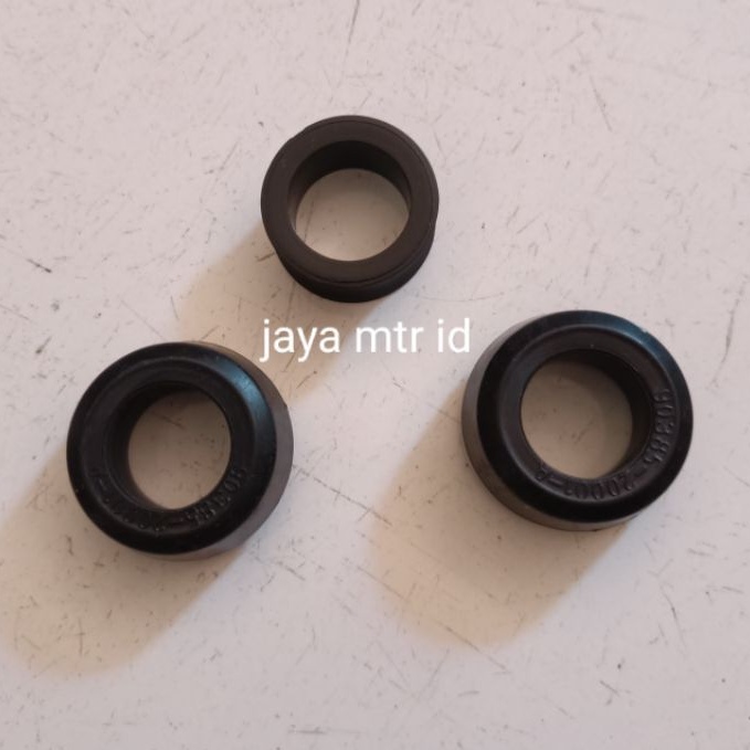 karet lateral belakang Daihatsu Gran max F70