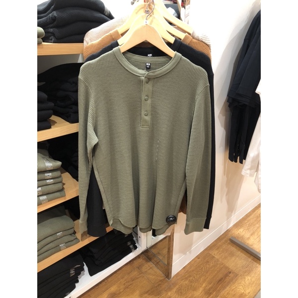 SALE‼️ UNIQLO WAFFLE T-SHIRT KERAH HENLEY COWOK LENGAN PANJANG