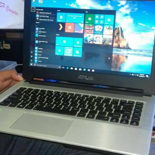 Leptop asus