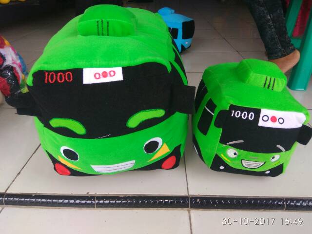 Boneka BUS besar