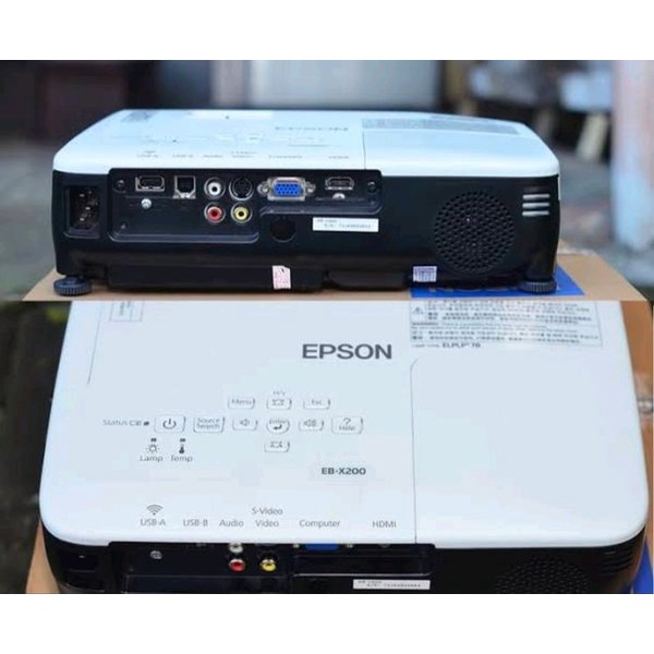 Proyektor Epson EB-X200