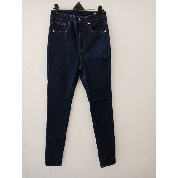 156 Uniqlo GU High Waist Skinny Jeans