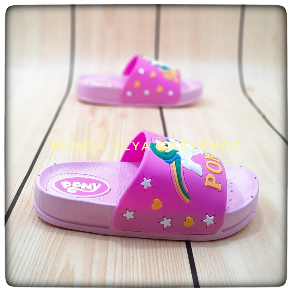 Sendal Anak Perempuan Karet Usia 5 Tahunan IMPORT Unicorn - Sandal Anak Harian Anti Licin PINK 33