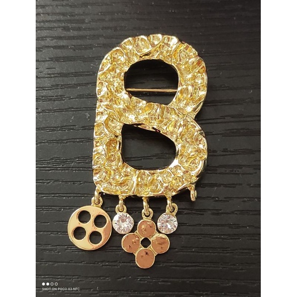 Textured Brooch with charm gold buttonscarves (preloved)