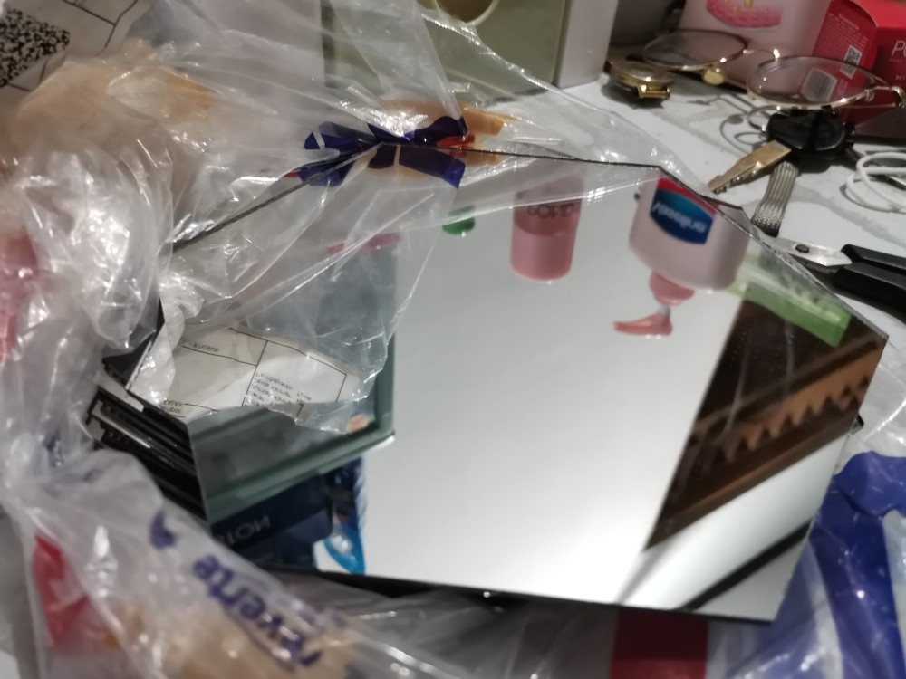 Kaca Promo.. Hexagon Mirror Tanpa Frame.. Cuman 6000.  Stok Terbatas Ya