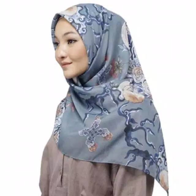 Lihua Scraf Ria Miranda