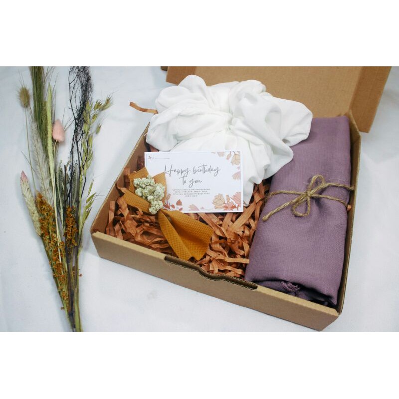 

KADO MURAH / KADO UNIK /GIFT BOX /BIRTHDAY /WEDDING /GRADUATION