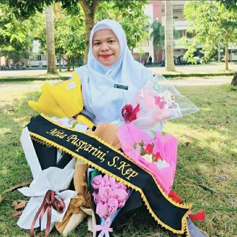 SELEMPANG WISUDA RENDA