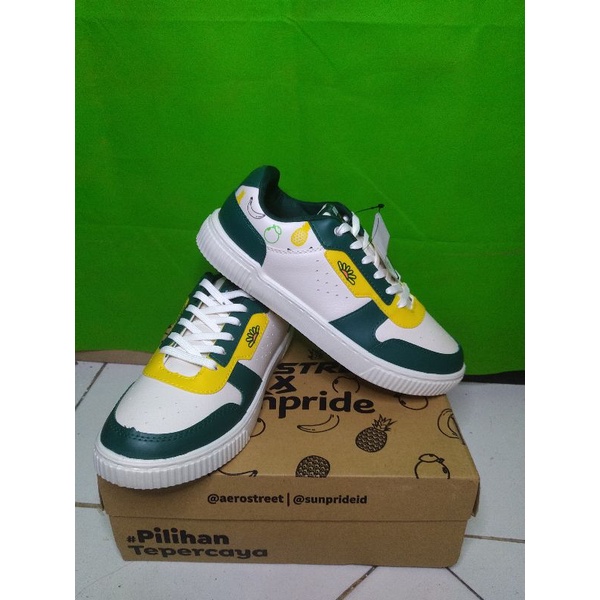 LIMITED AEROSTREET X SUNPRIDE, SIZE 42