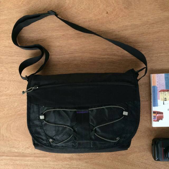 Tas Selempang Sling Bag ADIDAS Hitam Original Preloved Second Bekas