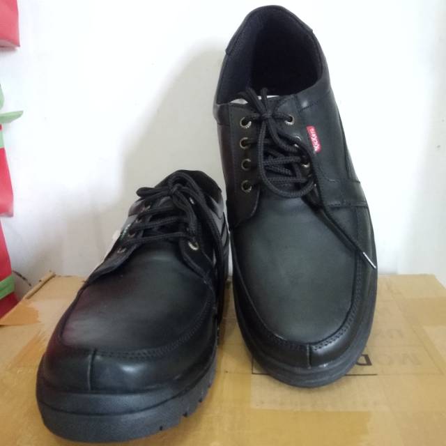 SEPATU BOOTS PENDEK PRIA
