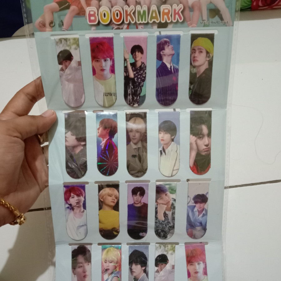 Pembatas Buku Magnet BTS / Post It Magnet / Bookmark Buku Magnet Isi 20