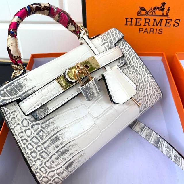 KELLY MINI HIMALAYA
FREE BOX DAN ACC
BAHAN CROCO DOVE HIMALAYA
READY 2 MOTIF
2 TAS 1 KG
SIZE 19×12