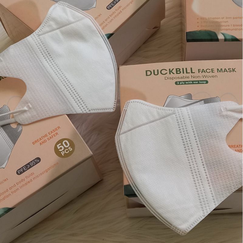 MASKER DUCKBILL Y&B CARE FACE MASK 3 PLY DISPOSABLE NON-WOVEN HIJAB GARIS, PUTIH (ISI 50PCS/BOX)