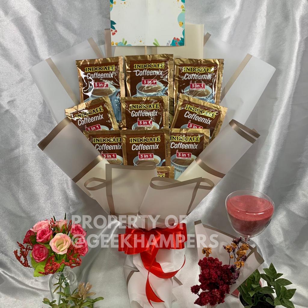 

Mini Buket Bouquet Bucket Kopi Indocafe Coffemix Coffe Mix 3 in 1 Buket Murah Kado Hadiah Ulang Tahun Wisuda Sidang Kelulusan Snack Murah Banget