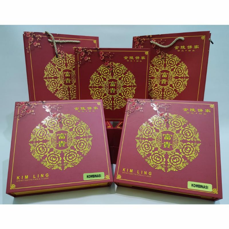 

Mooncake Kim Ling KOMBINASI 1 kotak isi 4 pcs ( Kue Bulan ) / Chung Chiu Pia