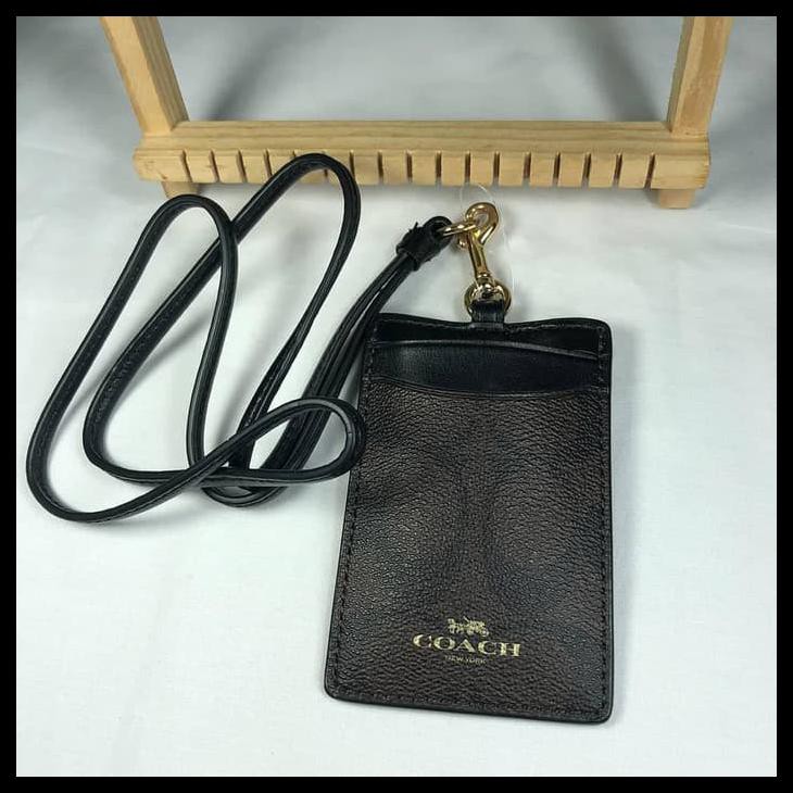 

Dompet Id Card Coach Original - Coach Lanyard Signature Mahogany// Kode Produksi : K1880