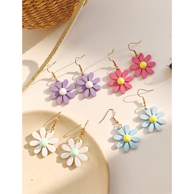 LRC Anting Tusuk Fashion Daisy Resin Earrings F65397