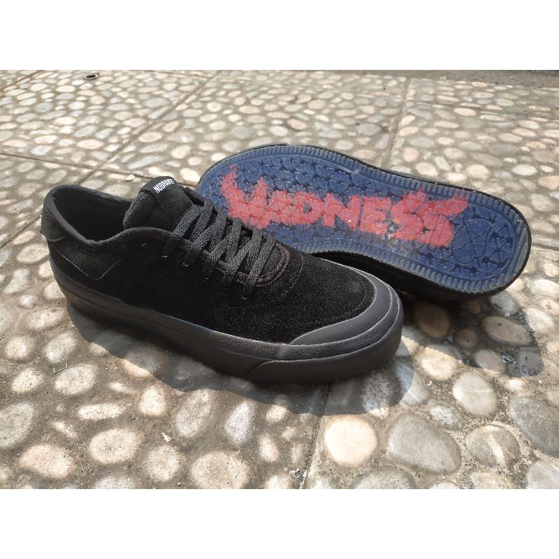 NOBRAND FOOTWEAR X LOCAL MADNESS || MADSHOES