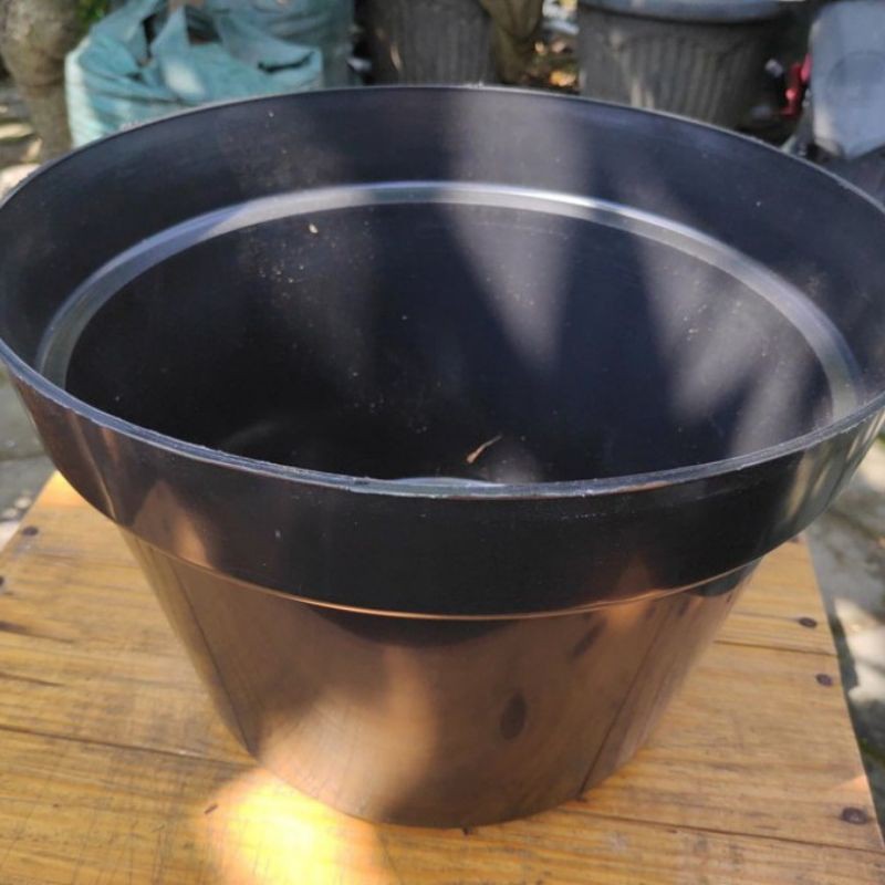 pot hitam pelastik ukuran 30