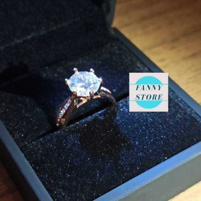 Cincin berlian MOISSANITE