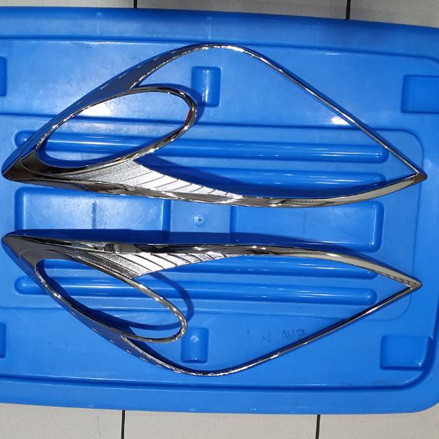 Garnish Lampu Depan Avanza Xenia New Thn 2008-2009-2010-2011