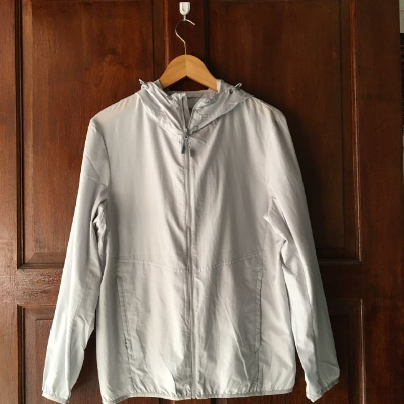 JAKET OUTDOR UNIQLO (ORIGINAL SECOND)