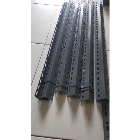 besi siku lubang 3,5x3,5 1mm 130-200cm