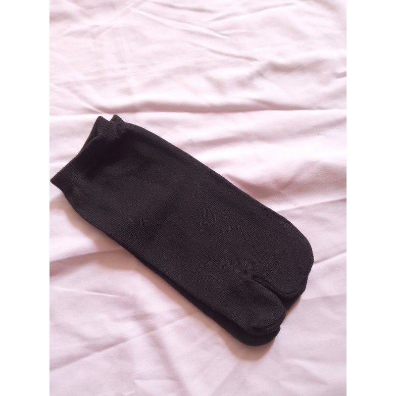 Kaos kaki pendek jempol semata kaki-Hitam