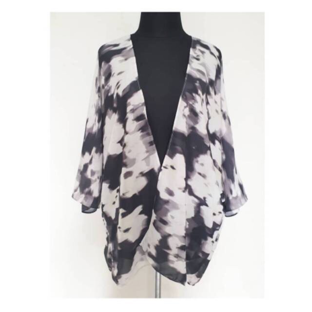 Cardigan / Outer / Kimono - Abstract