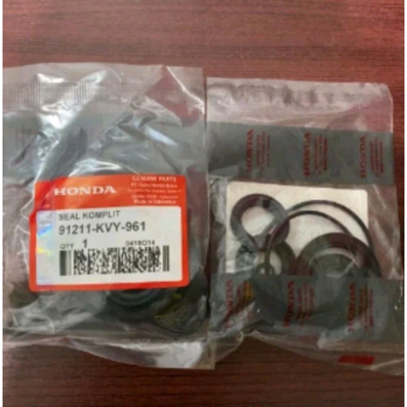 Oli sil Seal komplit bak maknit crankcase Honda Beat karbu Original