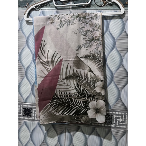 (preloved) Louisaluna hijab segiempat