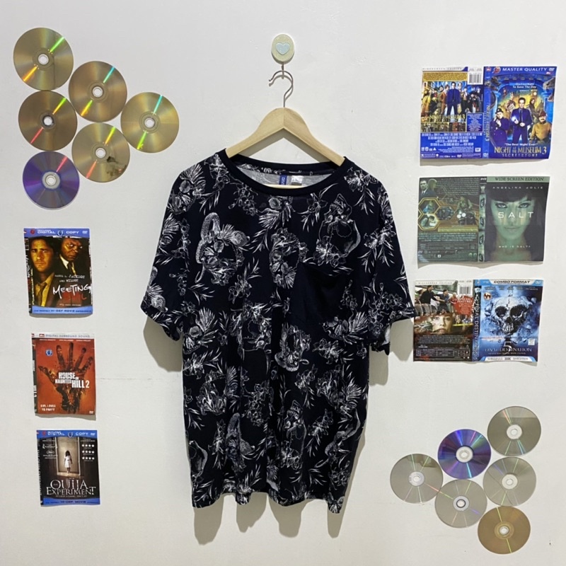 [H&M] Black with Floral Print T-Shirt