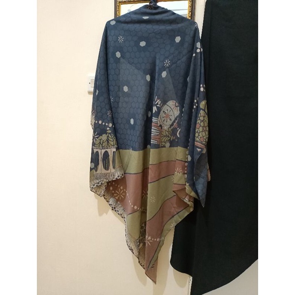 Preloved kerudung segiempat kamiidea scarf x jdid hadiya scarf bukan deenay mandjha wearing klamby h
