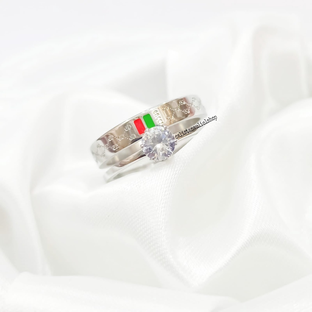 Cincin Pria Dan Wanita TITANIUM Silver Permata Anti Karat Tidak Luntur