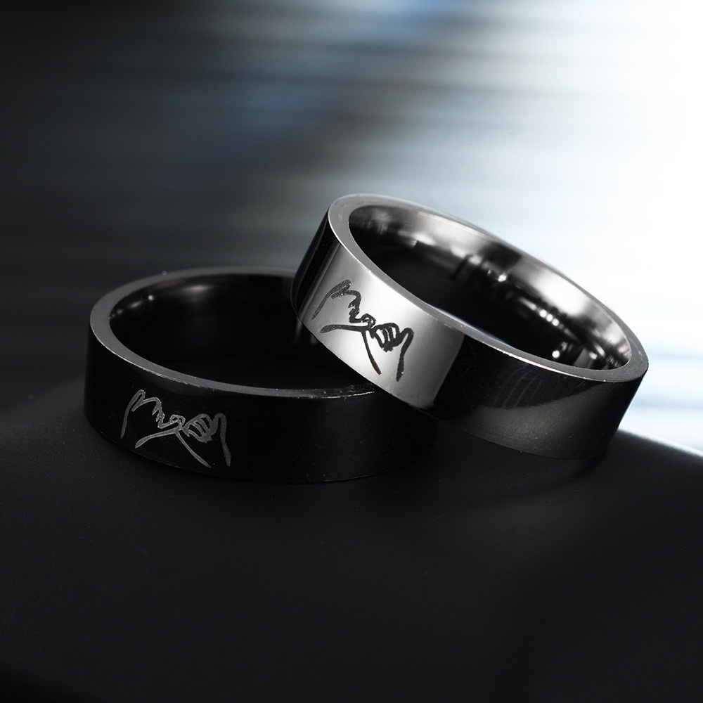 Cincin Pasangan Desain Tangan I Love You Bahan Titanium Silver Warna Hitam Untuk Pria Dan Wanita