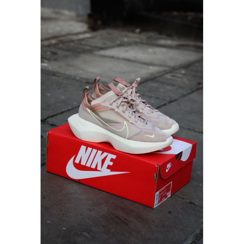 NIKE VISTA LITE SALMON