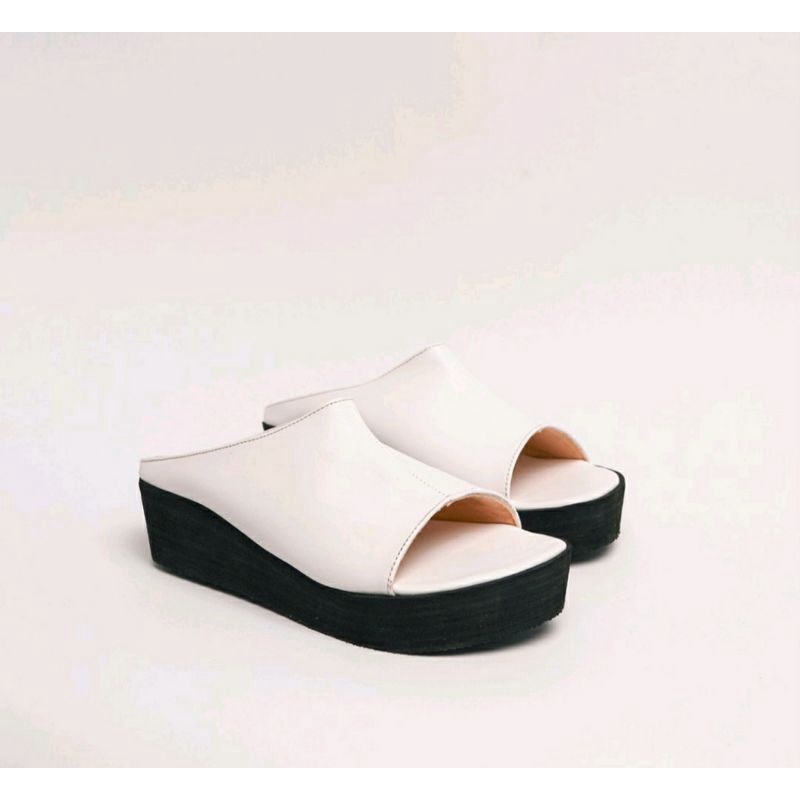 COD / Wedges Wanita Big Size Ukuran Luar Negri 41-45 White Sandal Kulit JUMBO Putih Empuk, 45