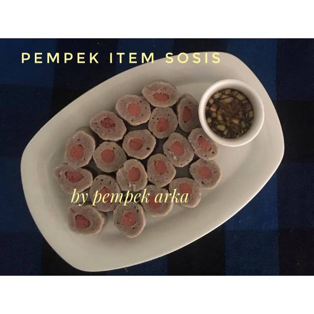 

Pempek Item Sosis-Min order 1kg(20pcs+250ml cuka)