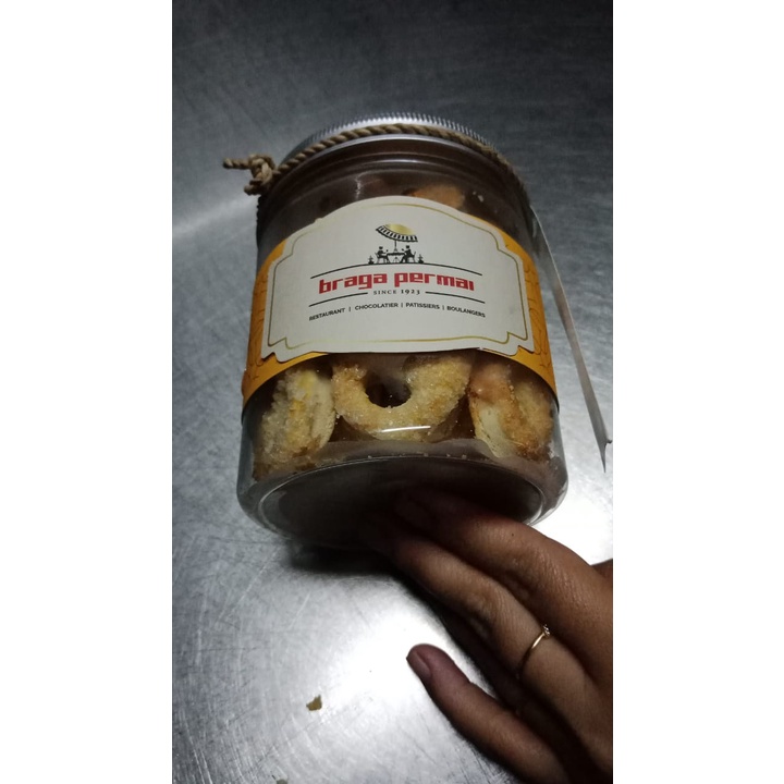 

ARHEMEISES COOKIES BRAGA PERMAI MAISON BOGERIJEN SALE PROMO PAKET HADIAH OLEH OLEH BOLU CAKE LEGIT