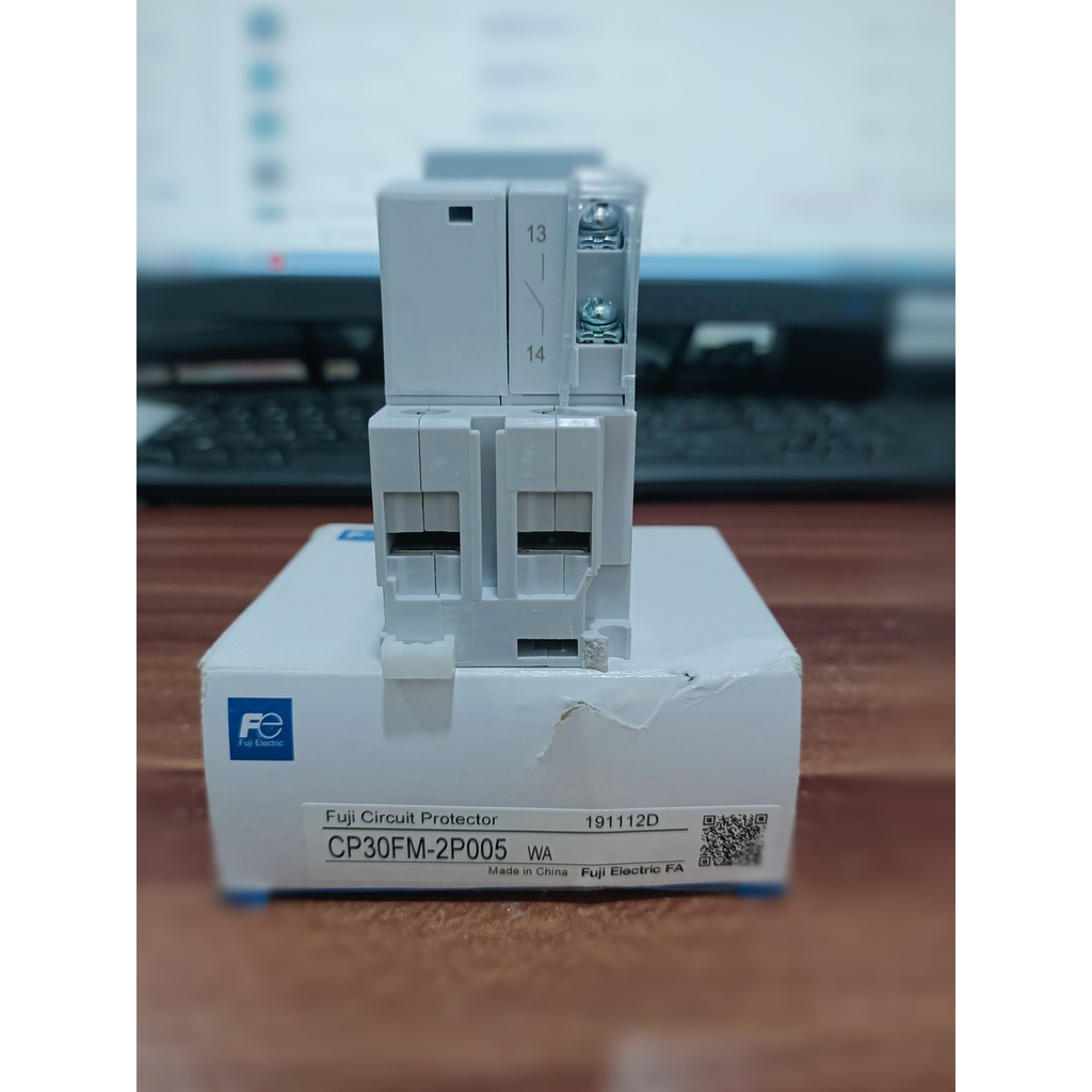 CP30FM-2P005 WA CP30FM-2P005 WA CP30FM-2P005 WA Circuit Protector 5A 250V