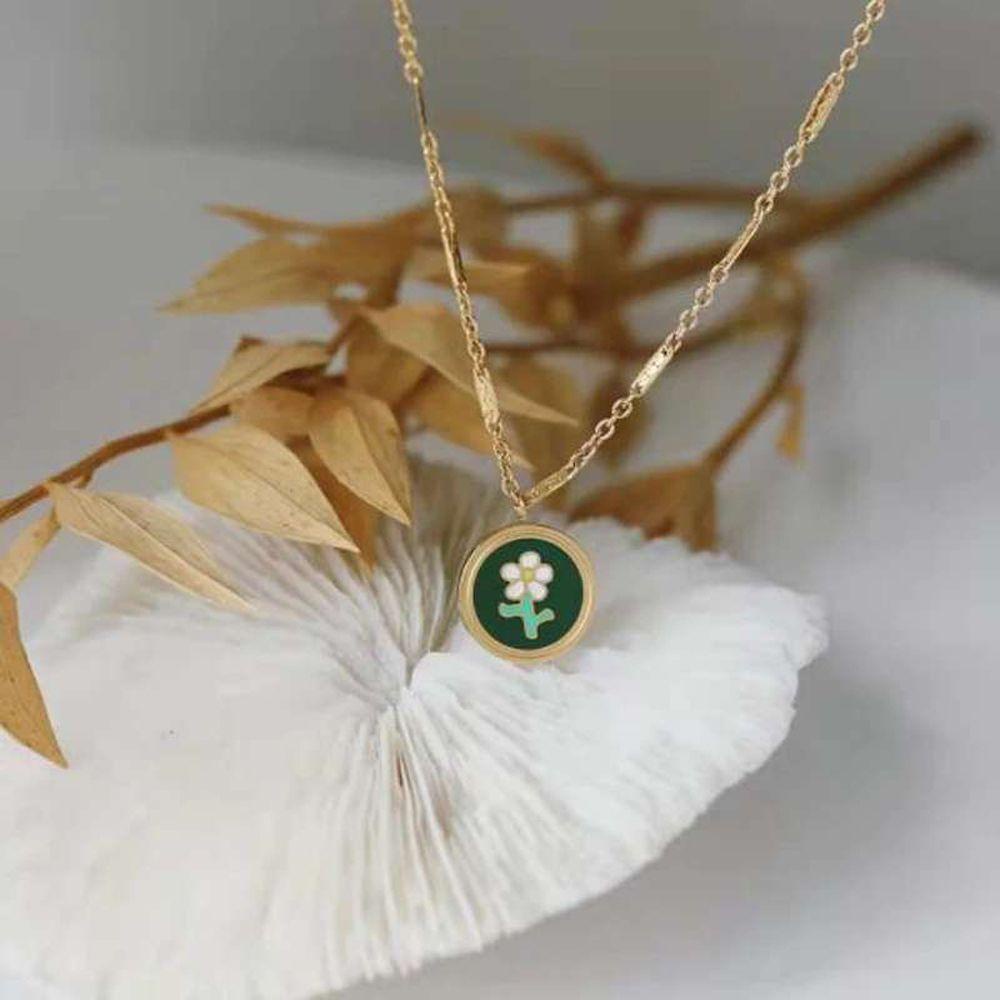 Mxbeauty Wanita Kalung Trendi Elegan Liontin Bunga Daisy Lapis Emas Titanium Steel Aksesori Gadis