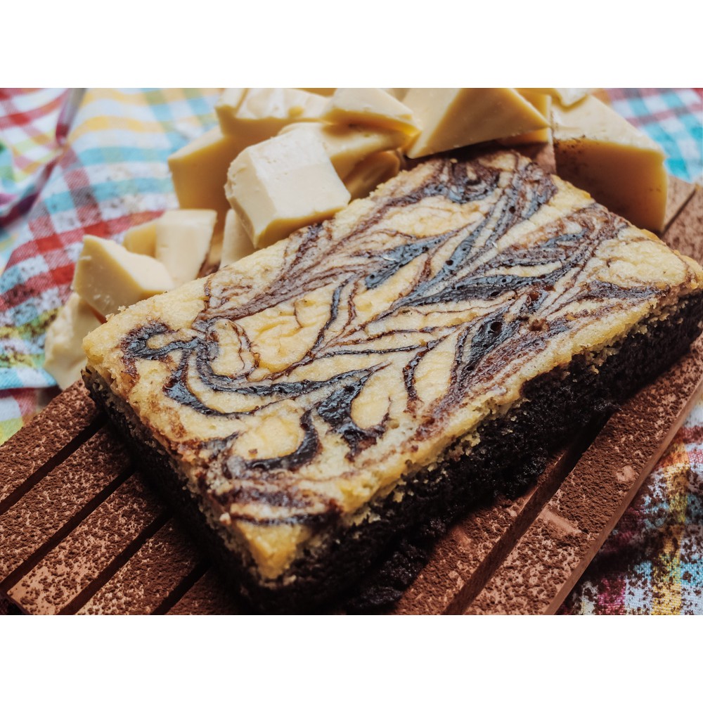 

Brownies Coklat Keju Ukuran Kecil (15x10cm)